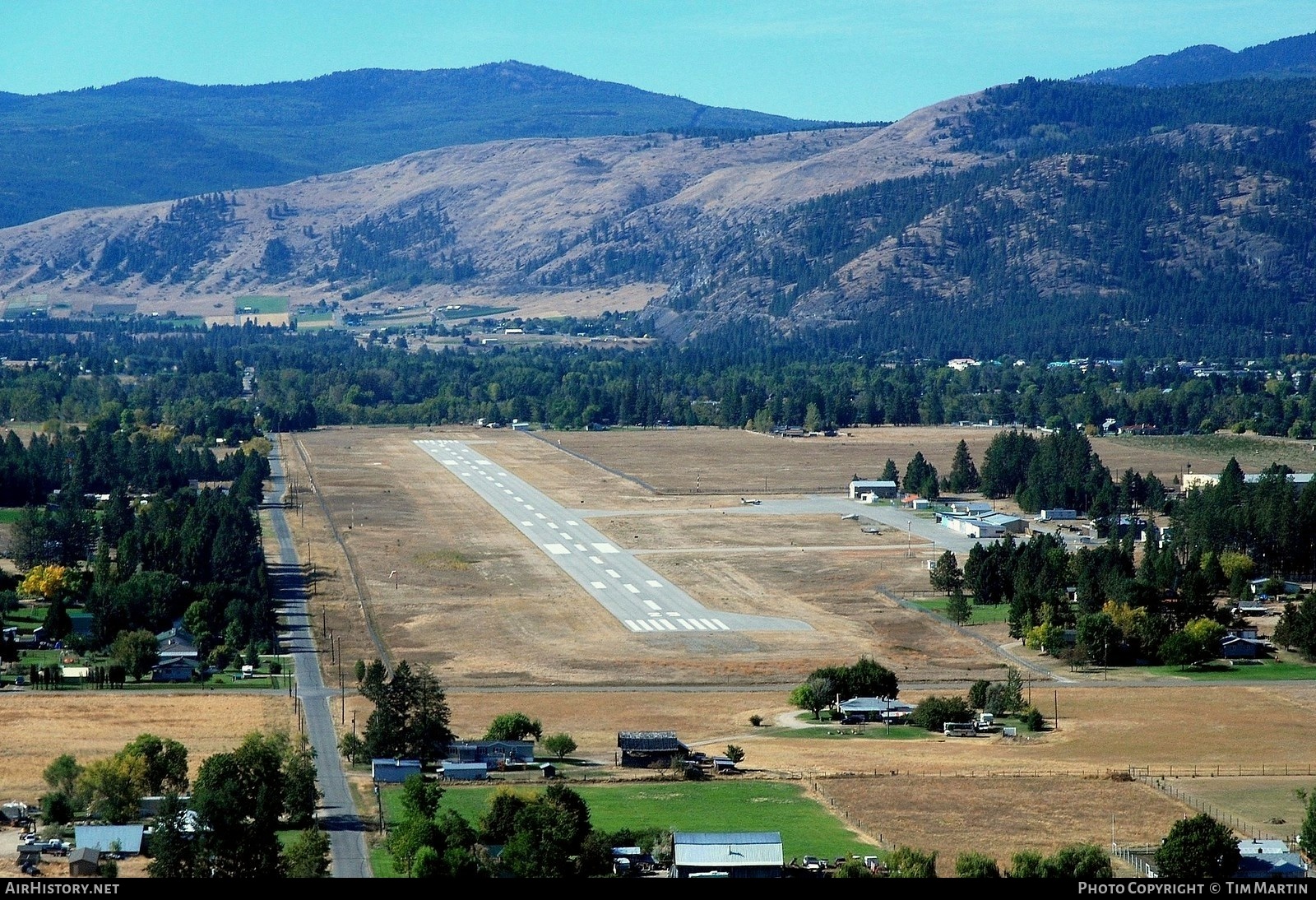 Airport photo of Grand Forks (CZGF / ZGF) in British Columbia, Canada | AirHistory.net #195860