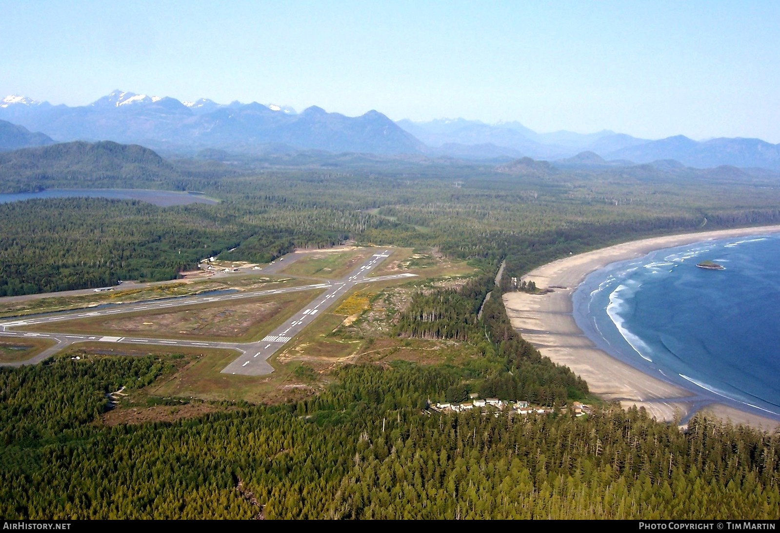 Airport photo of Tofino - Long Beach (CYAZ / YAZ) in British Columbia, Canada | AirHistory.net #195870