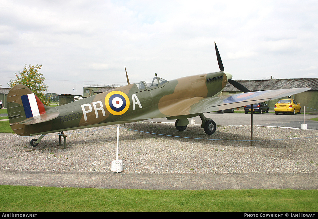 Aircraft Photo of R6690 | Supermarine Spitfire (model) | UK - Air Force | AirHistory.net #196090