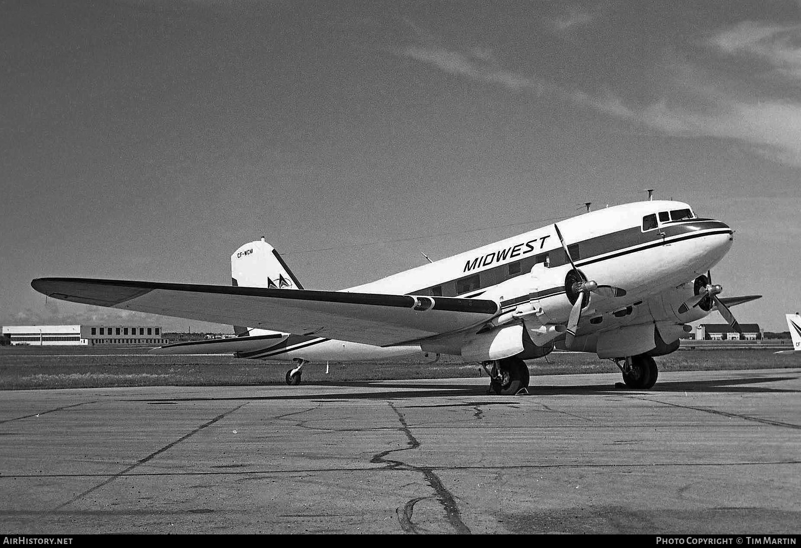 Aircraft Photo of CF-WCM, Douglas DC-3(C), Midwest Aviation