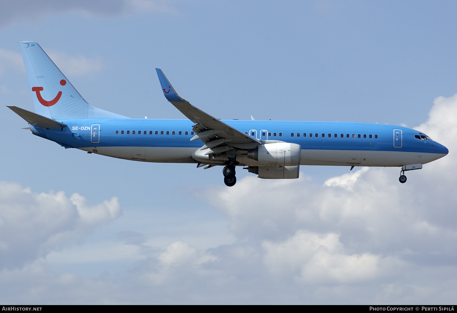 Aircraft Photo of SE-DZN | Boeing 737-804 | TUIfly Nordic | AirHistory.net #196257