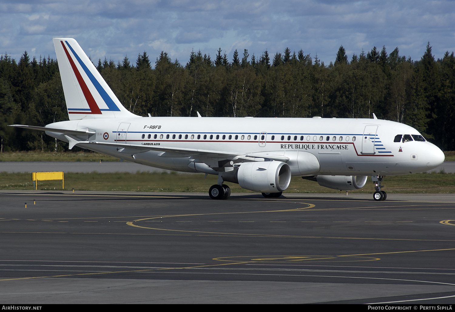 Aircraft Photo of 1556 | Airbus ACJ319 (A319-115/CJ) | France - Air Force | AirHistory.net #196307