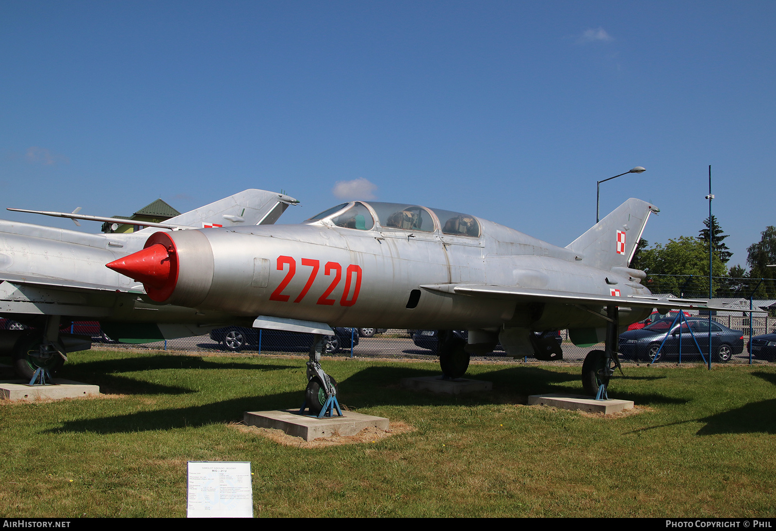 Aircraft Photo of 2720 | Mikoyan-Gurevich MiG-21U-600 | Poland - Air Force | AirHistory.net #196351