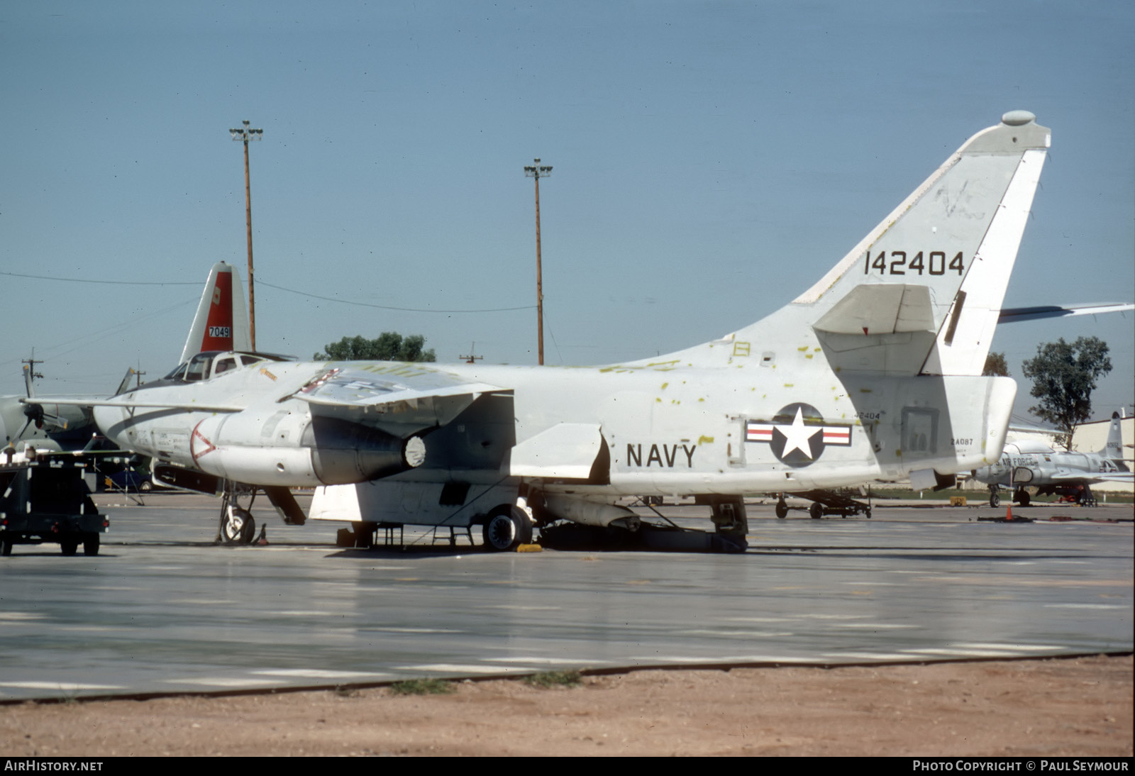 Aircraft Photo of 142404 | Douglas EKA-3B Skywarrior | USA - Navy | AirHistory.net #196385
