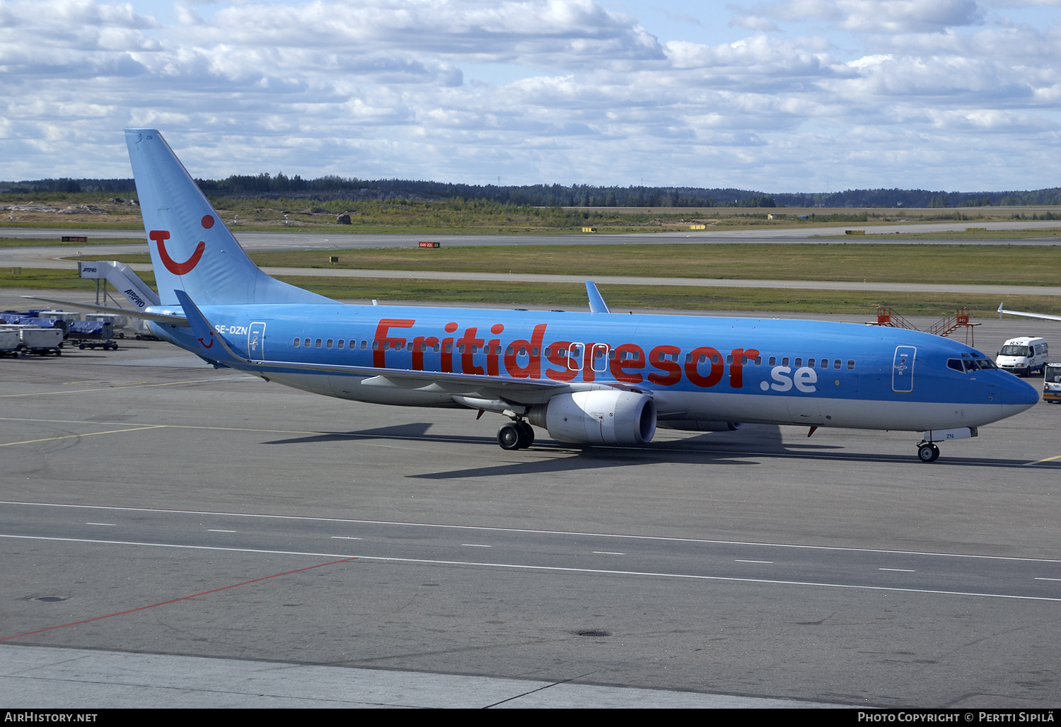 Aircraft Photo of SE-DZN | Boeing 737-804 | TUIfly Nordic | AirHistory.net #196421