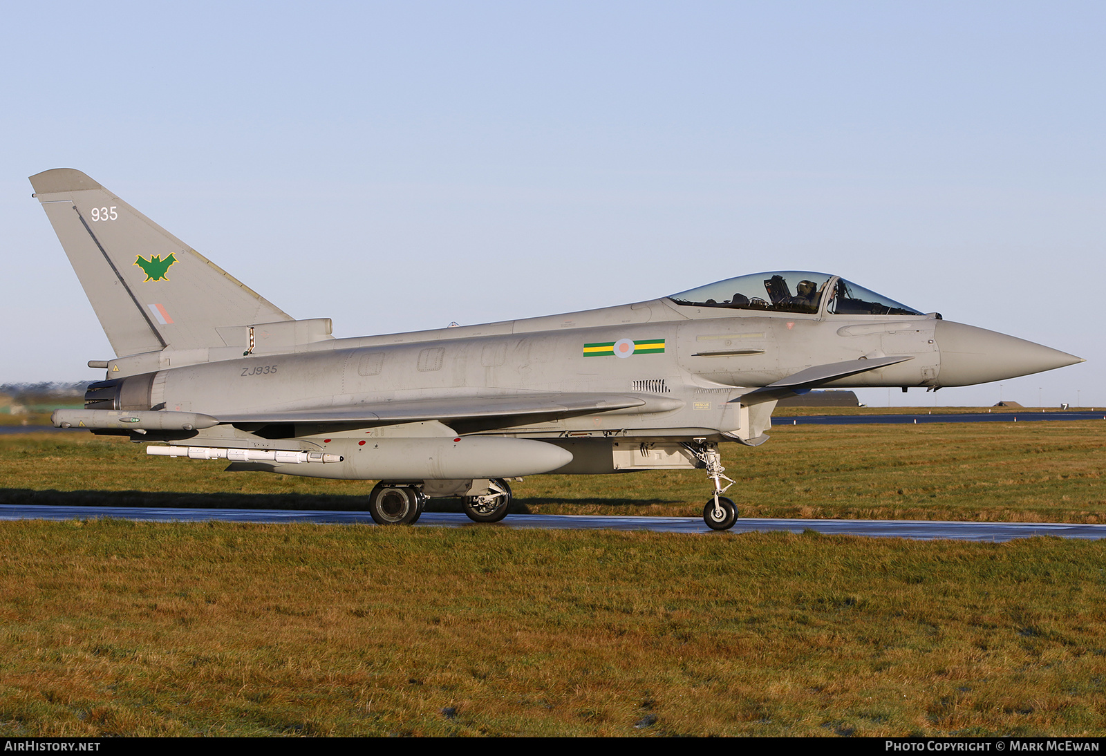 Aircraft Photo of ZJ935 | Eurofighter EF-2000 Typhoon FGR4 | UK - Air Force | AirHistory.net #196755