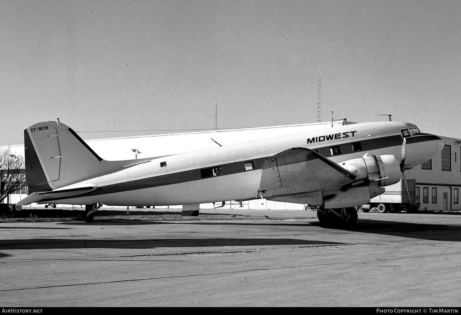 Aircraft Photo of CF-WCM | Douglas DC-3(C) | Midwest Aviation | AirHistory.net #196760