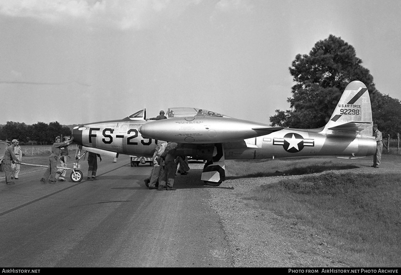 Aircraft Photo of 49-2298 / 92298 | Republic F-84E Thunderjet | USA - Air Force | AirHistory.net #196867