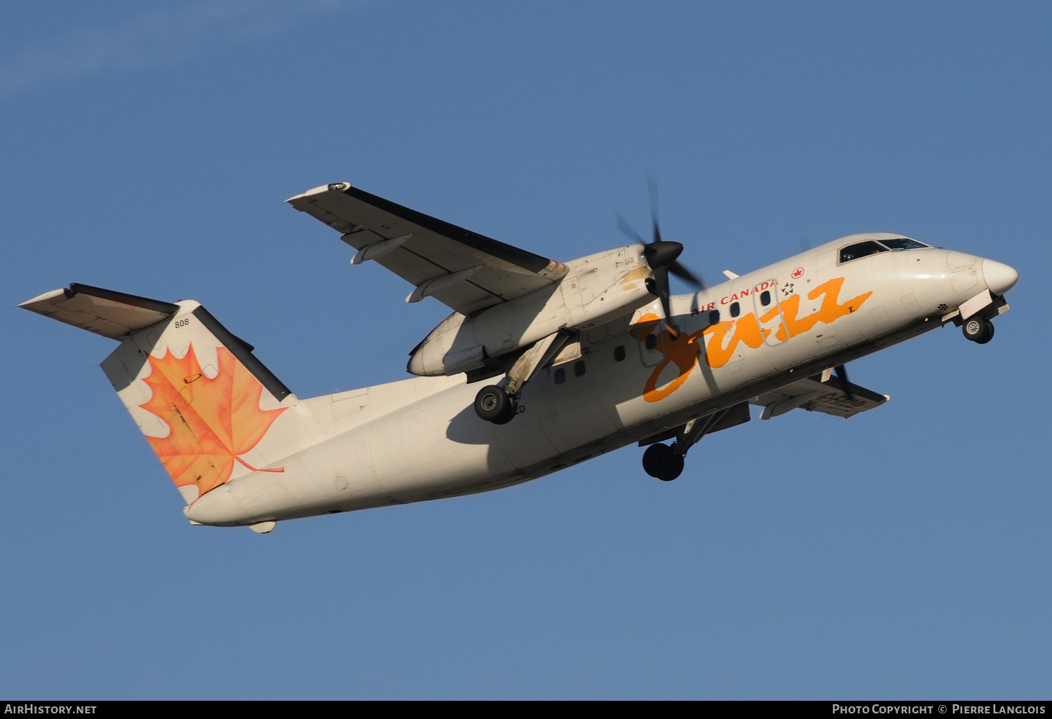 Aircraft Photo of C-FACD | De Havilland Canada DHC-8-102 Dash 8 | Air Canada Jazz | AirHistory.net #196898