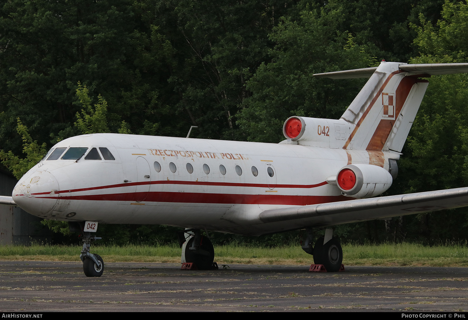 Aircraft Photo of 042 | Yakovlev Yak-40 | Poland - Air Force | AirHistory.net #197239