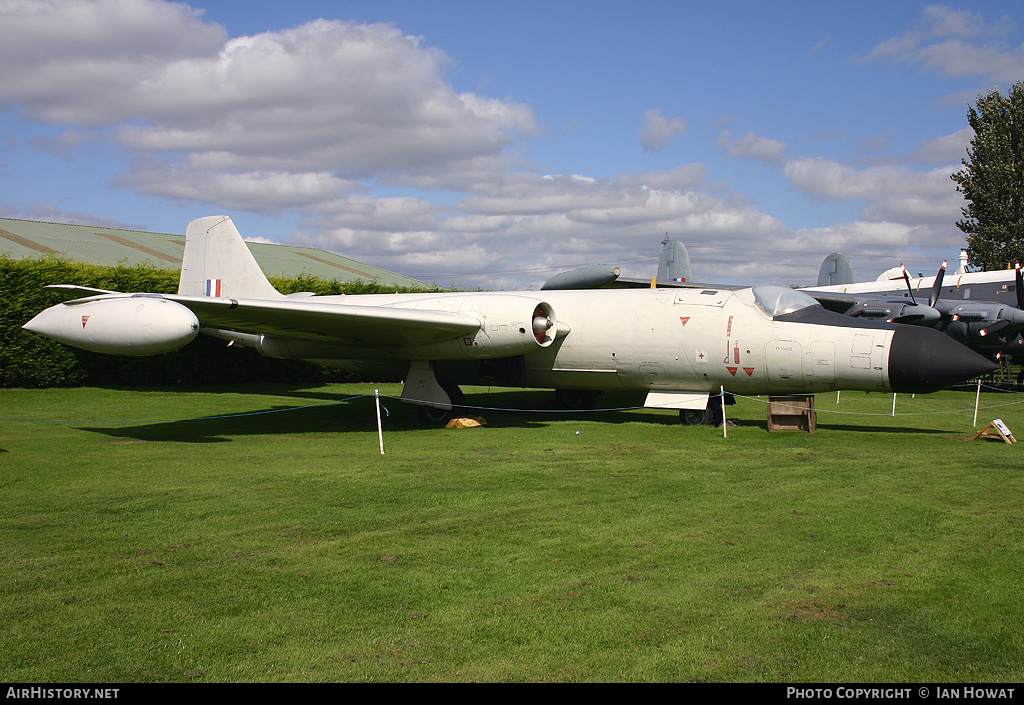 Aircraft Photo of WH904 | English Electric Canberra T.19 | UK - Air Force | AirHistory.net #197317