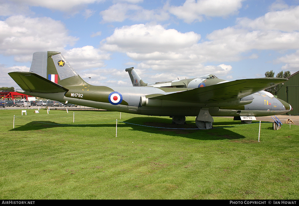 Aircraft Photo of WH792 | English Electric Canberra PR7 | UK - Air Force | AirHistory.net #197928