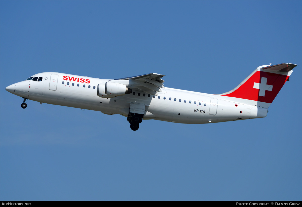 Aircraft Photo of HB-IYQ | BAE Systems Avro 146-RJ100 | Swiss International Air Lines | AirHistory.net #198002