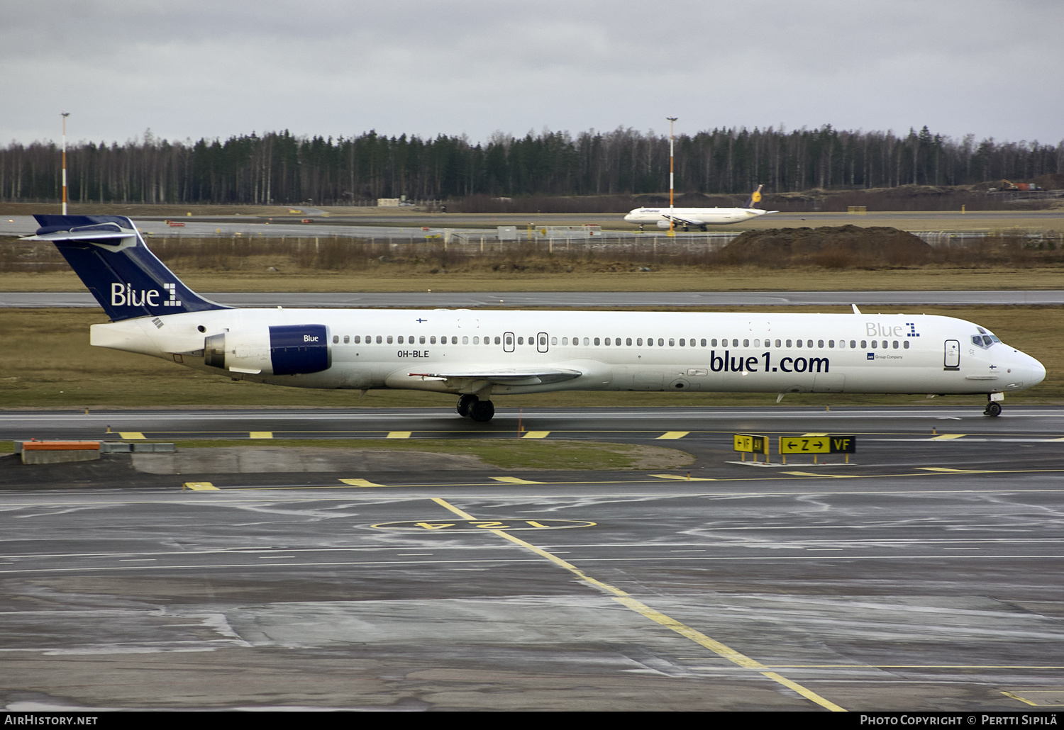 Aircraft Photo of OH-BLE | McDonnell Douglas MD-90-30 | Blue1 | AirHistory.net #198055