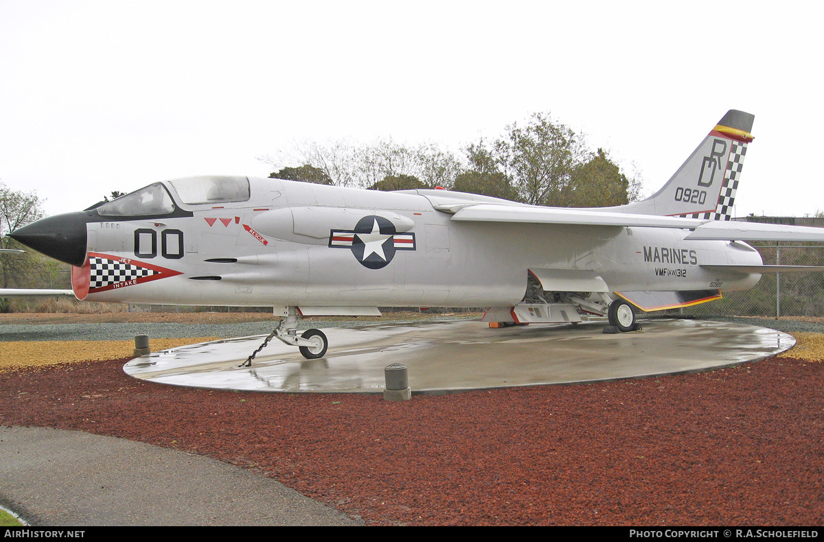 Aircraft Photo of 150920 | Vought F-8J Crusader | USA - Marines | AirHistory.net #198300