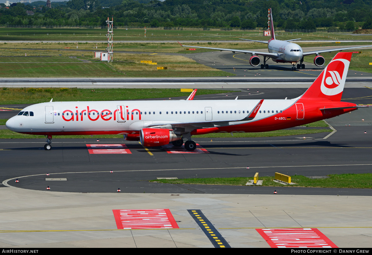 Aircraft Photo of D-ABCL | Airbus A321-211 | Air Berlin | AirHistory.net #198352