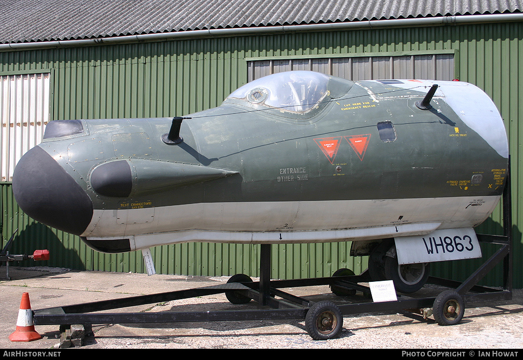 Aircraft Photo of WH863 | English Electric Canberra T17 | UK - Air Force | AirHistory.net #198408