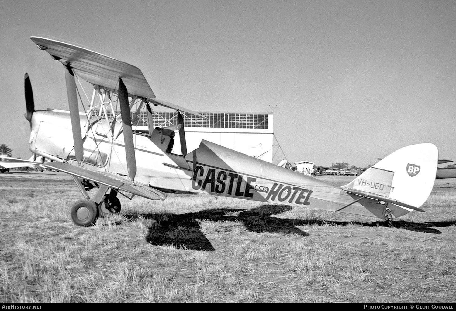 Aircraft Photo of VH-UEQ | De Havilland D.H. 82A Tiger Moth | Castle Motor Hotel | AirHistory.net #198452