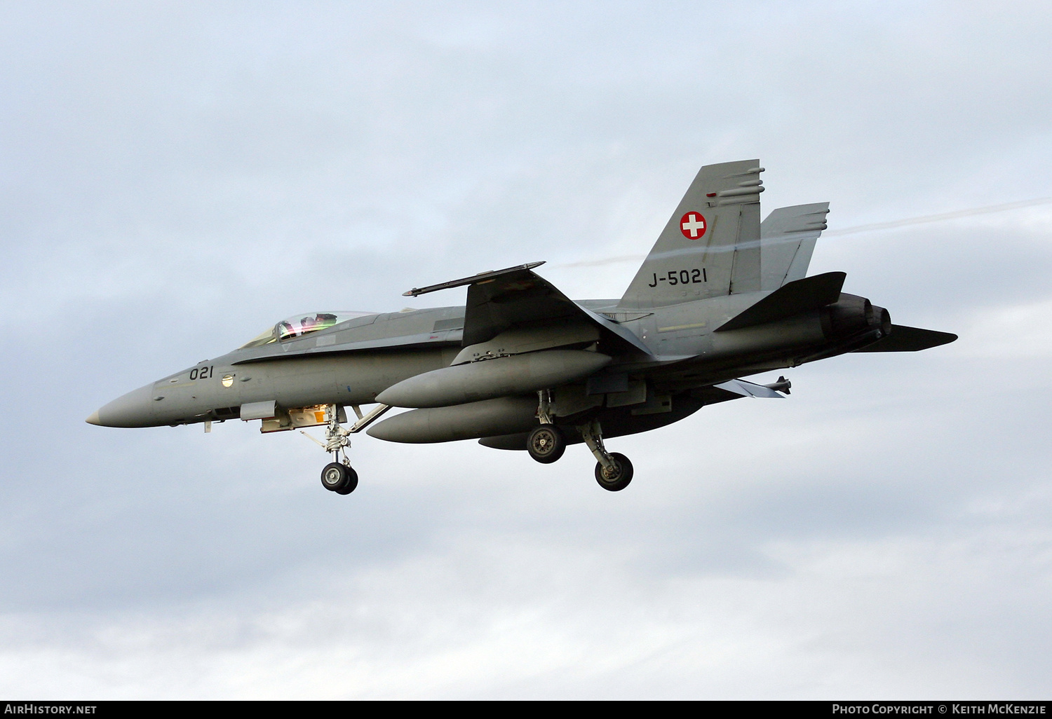 Aircraft Photo of J-5021 | McDonnell Douglas F/A-18C Hornet | Switzerland - Air Force | AirHistory.net #198668