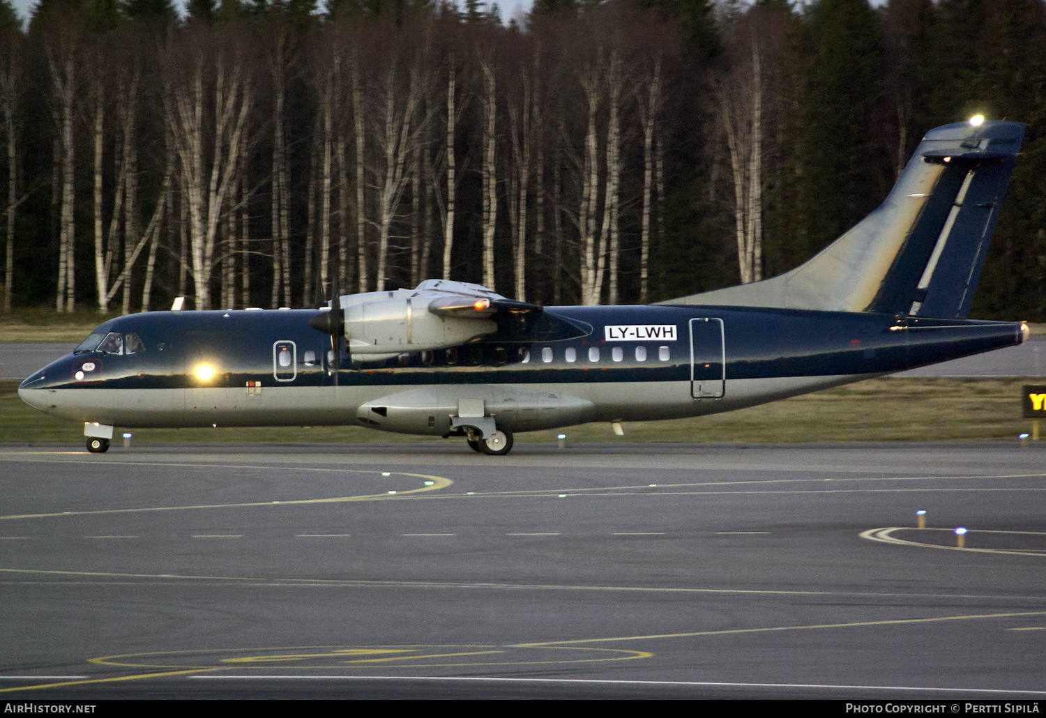 Aircraft Photo of LY-LWH | ATR ATR-42-300 | AirHistory.net #198724