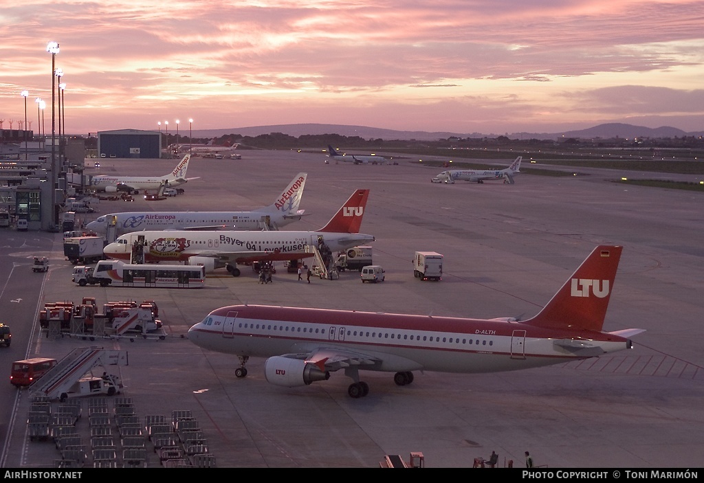 Aircraft Photo of D-ALTC | Airbus A320-214 | LTU - Lufttransport-Unternehmen | AirHistory.net #199298