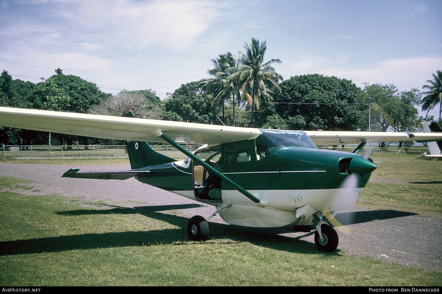 Aircraft Photo of VH-MKG | Cessna U206D Skywagon 206 | AirHistory.net #199345