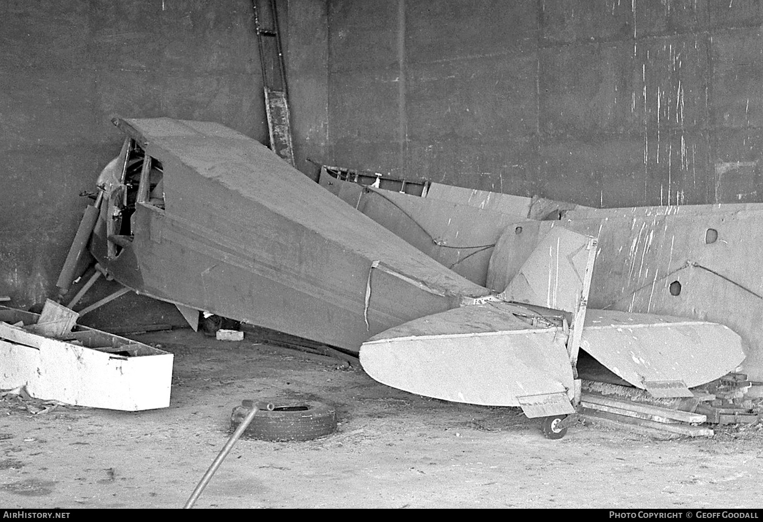 Aircraft Photo of VH-UXO | De Havilland D.H. 87B Hornet Moth | AirHistory.net #199370