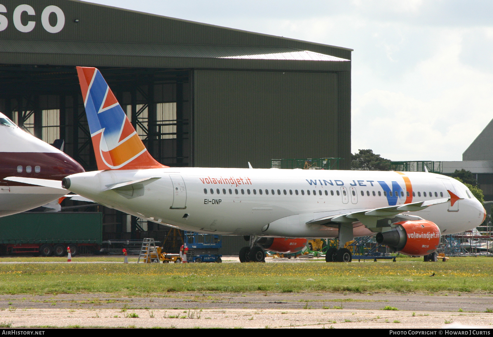 Aircraft Photo of EI-DNP | Airbus A320-212 | Wind Jet | AirHistory.net #199463