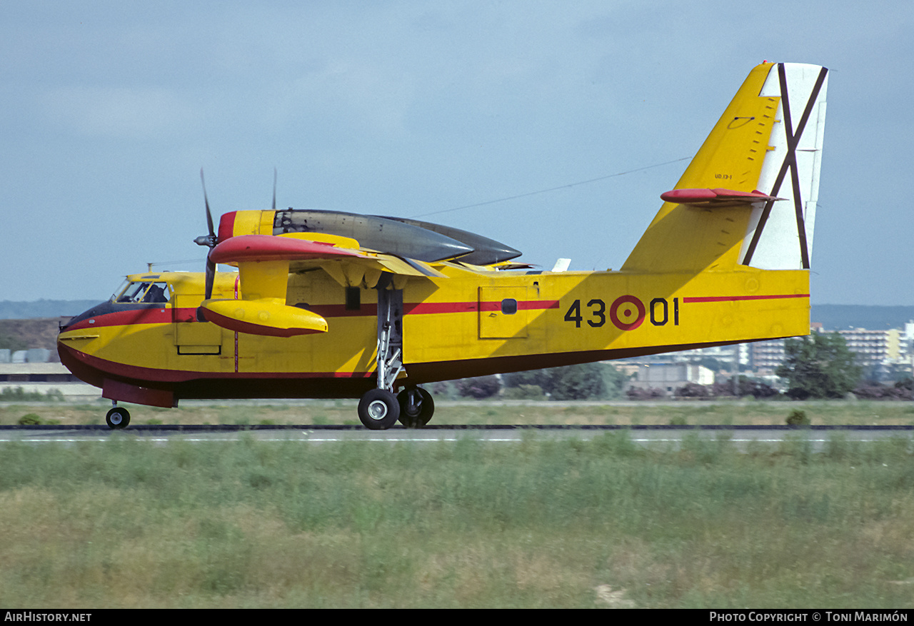 Aircraft Photo of UD13-1 | Canadair CL-215-I (CL-215-1A10) | Spain - Air Force | AirHistory.net #199595