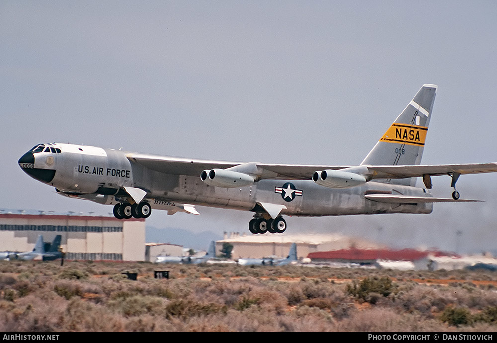 Aircraft Photo of 52-008 / NASA 008 / 008 | Boeing NB-52B Stratofortress | USA - Air Force | AirHistory.net #200215