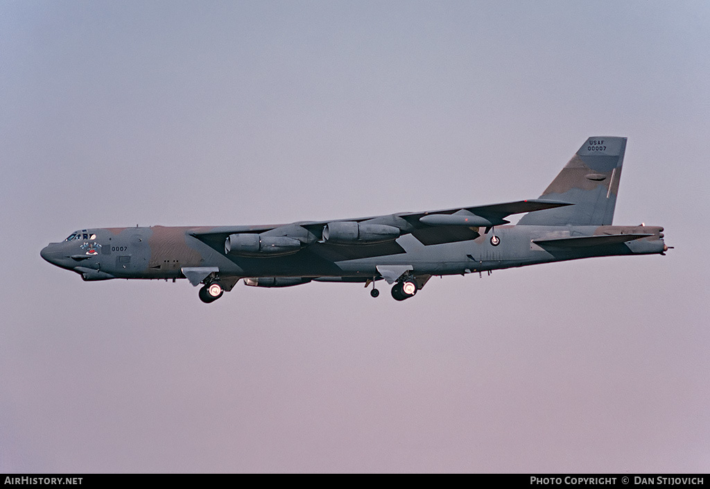 Aircraft Photo of 60-0007 / 00007 | Boeing B-52H Stratofortress | USA - Air Force | AirHistory.net #200274