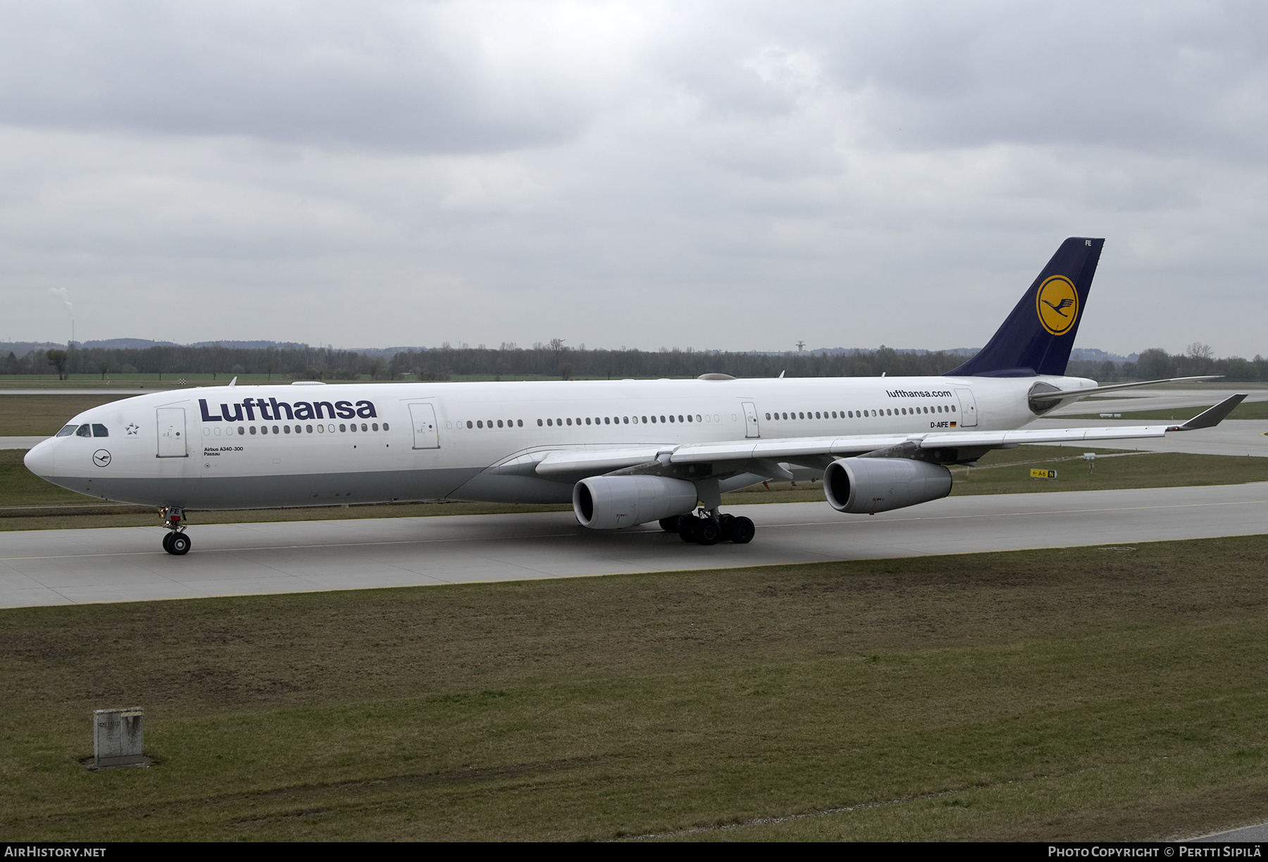 Aircraft Photo of D-AIFE | Airbus A340-313 | Lufthansa | AirHistory.net #200384