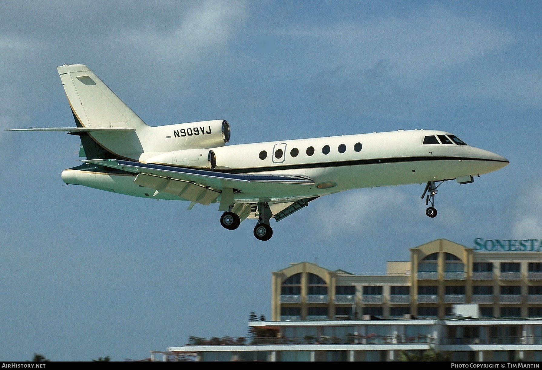 Aircraft Photo of N909VJ | Dassault Falcon 50 | AirHistory.net #200724