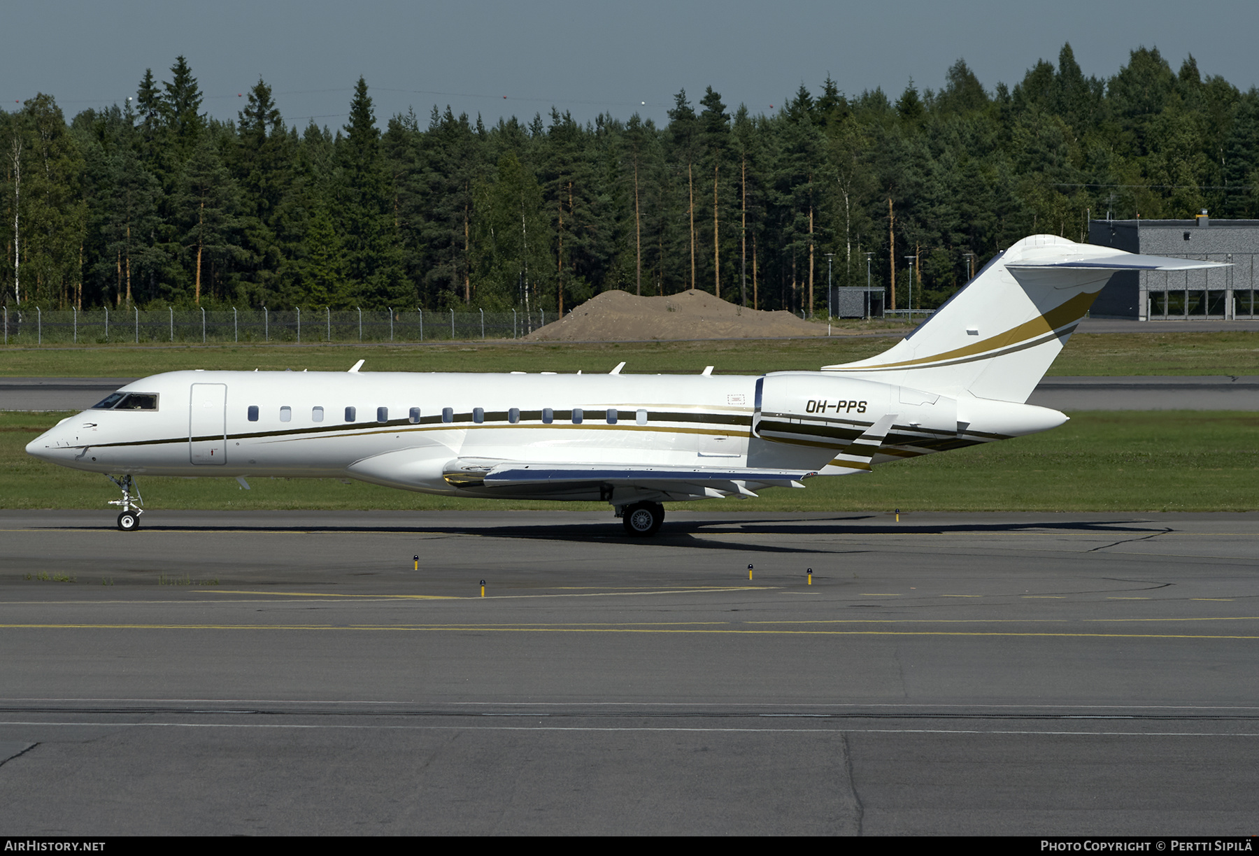 Aircraft Photo of OH-PPS | Bombardier Global Express XRS (BD-700-1A10) | AirHistory.net #200813