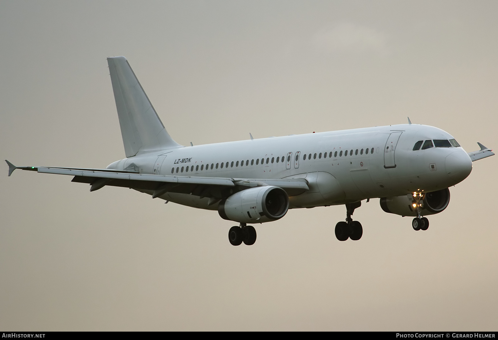 Aircraft Photo of LZ-MDK | Airbus A320-232 | Fly2Sky | AirHistory.net #200871