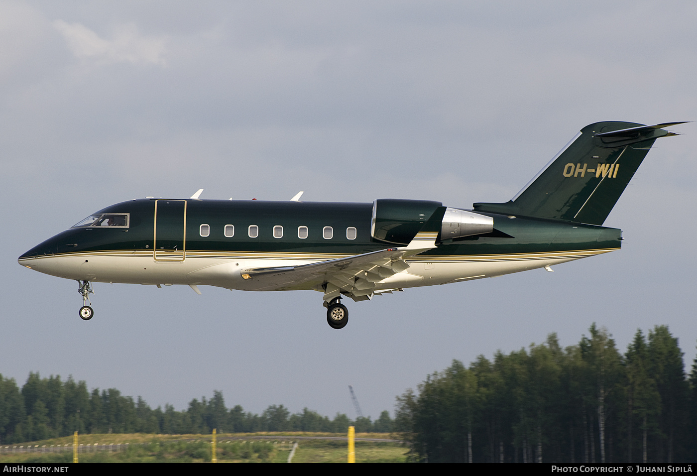 Aircraft Photo of OH-WII | Bombardier Challenger 604 (CL-600-2B16) | AirHistory.net #201034