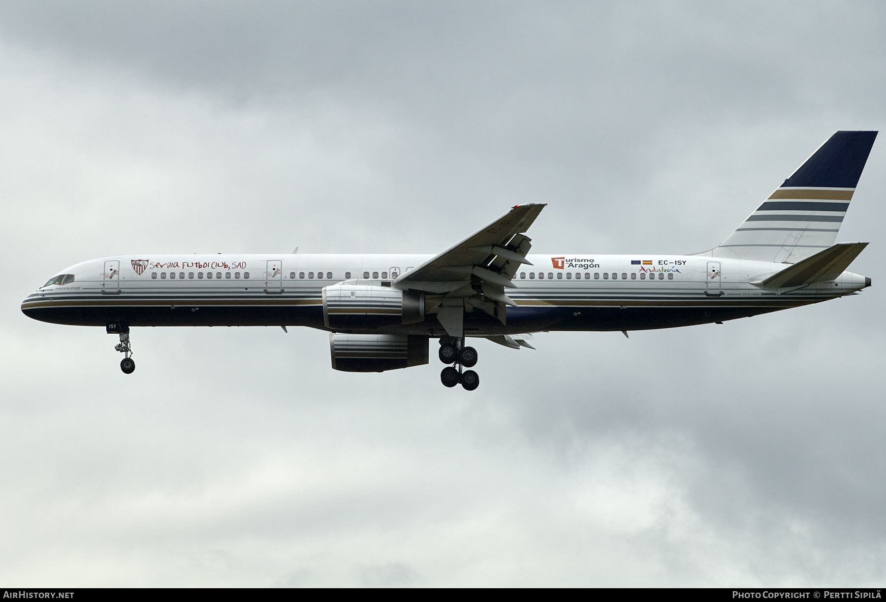 Aircraft Photo of EC-ISY | Boeing 757-256 | Privilege Style | AirHistory.net #201143