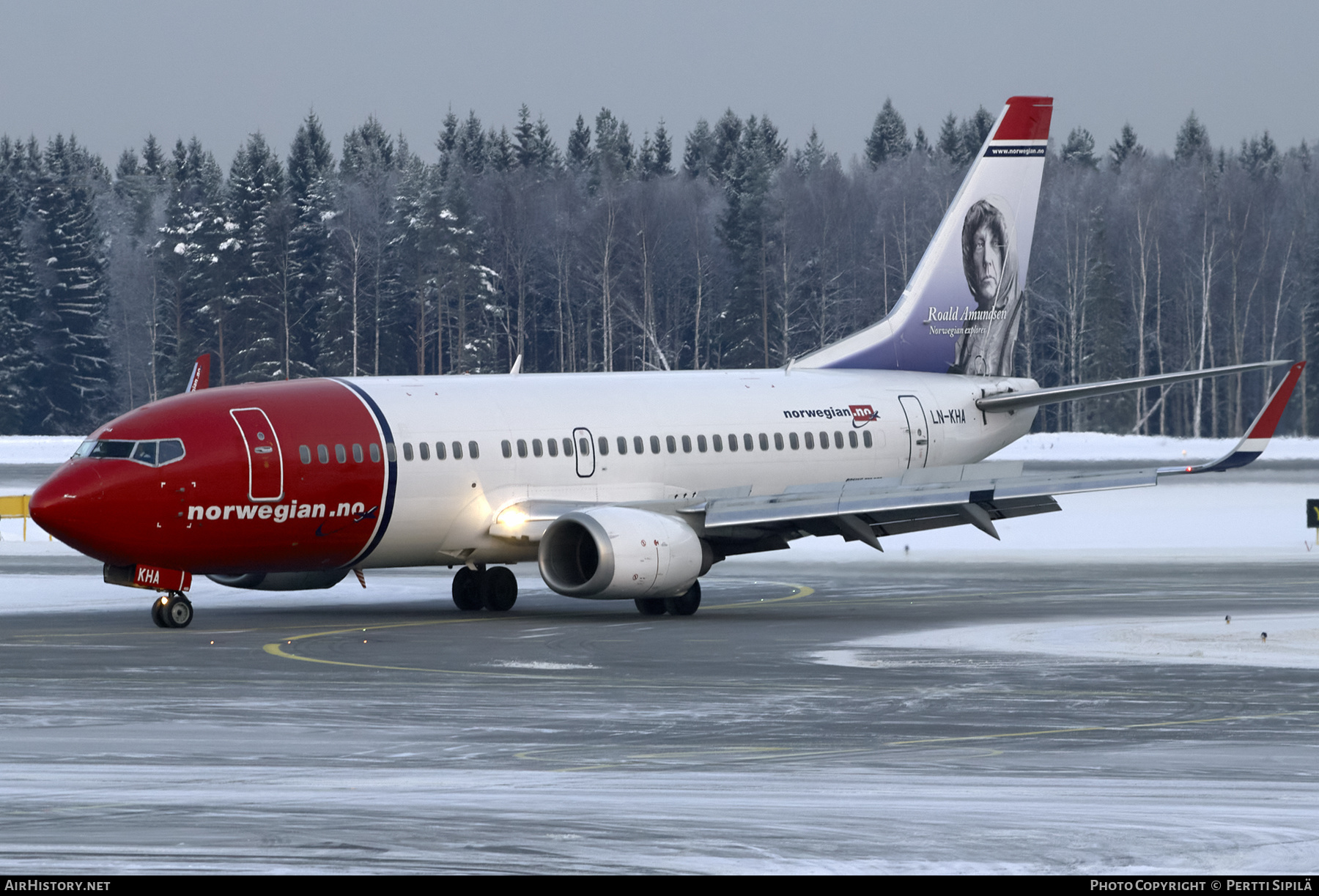 Aircraft Photo of LN-KHA | Boeing 737-31S | Norwegian | AirHistory.net #201169