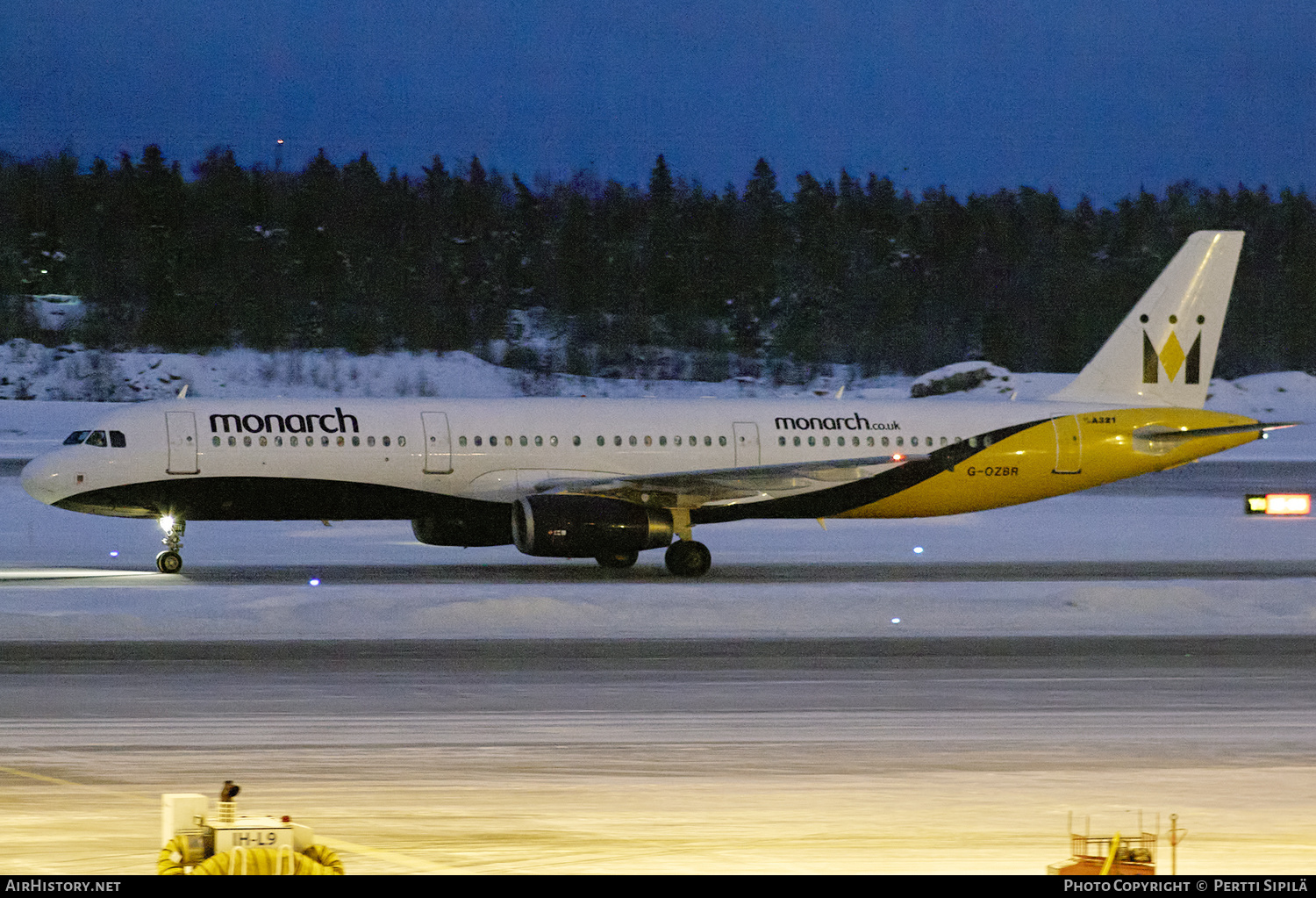 Aircraft Photo of G-OZBR | Airbus A321-231 | Monarch Airlines | AirHistory.net #201277