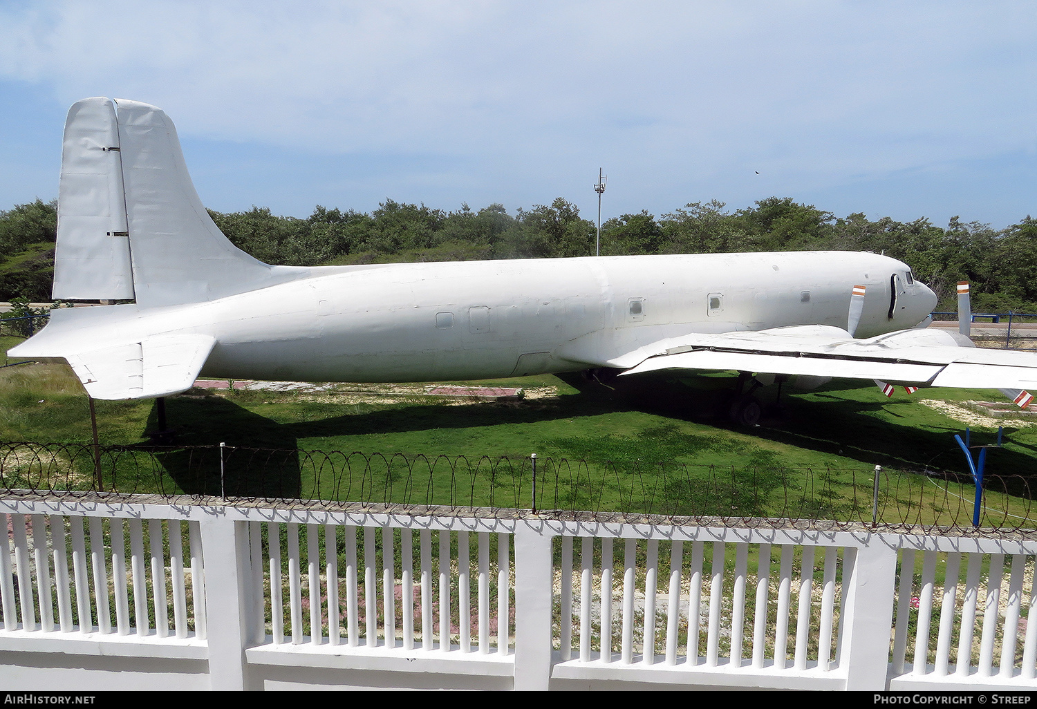 Aircraft Photo of HK-3530X | Douglas C-118B Liftmaster (DC-6A) | AirHistory.net #201290