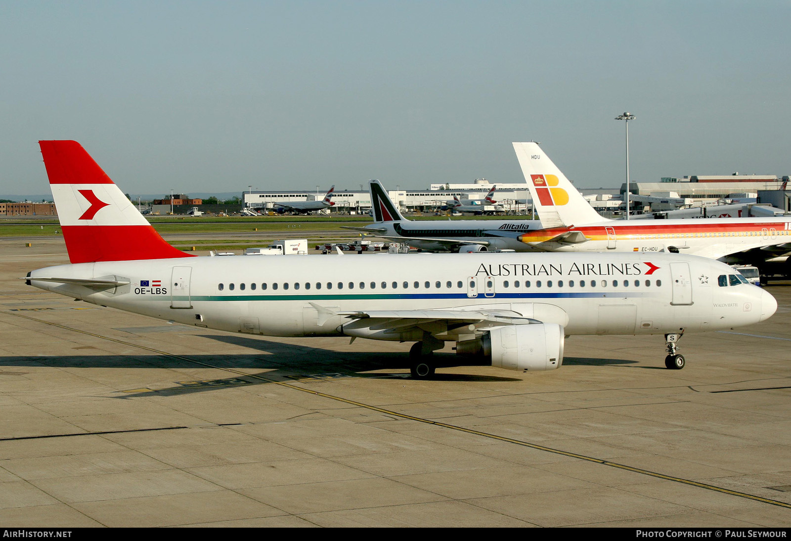 Aircraft Photo of OE-LBS | Airbus A320-214 | Austrian Airlines | AirHistory.net #201363