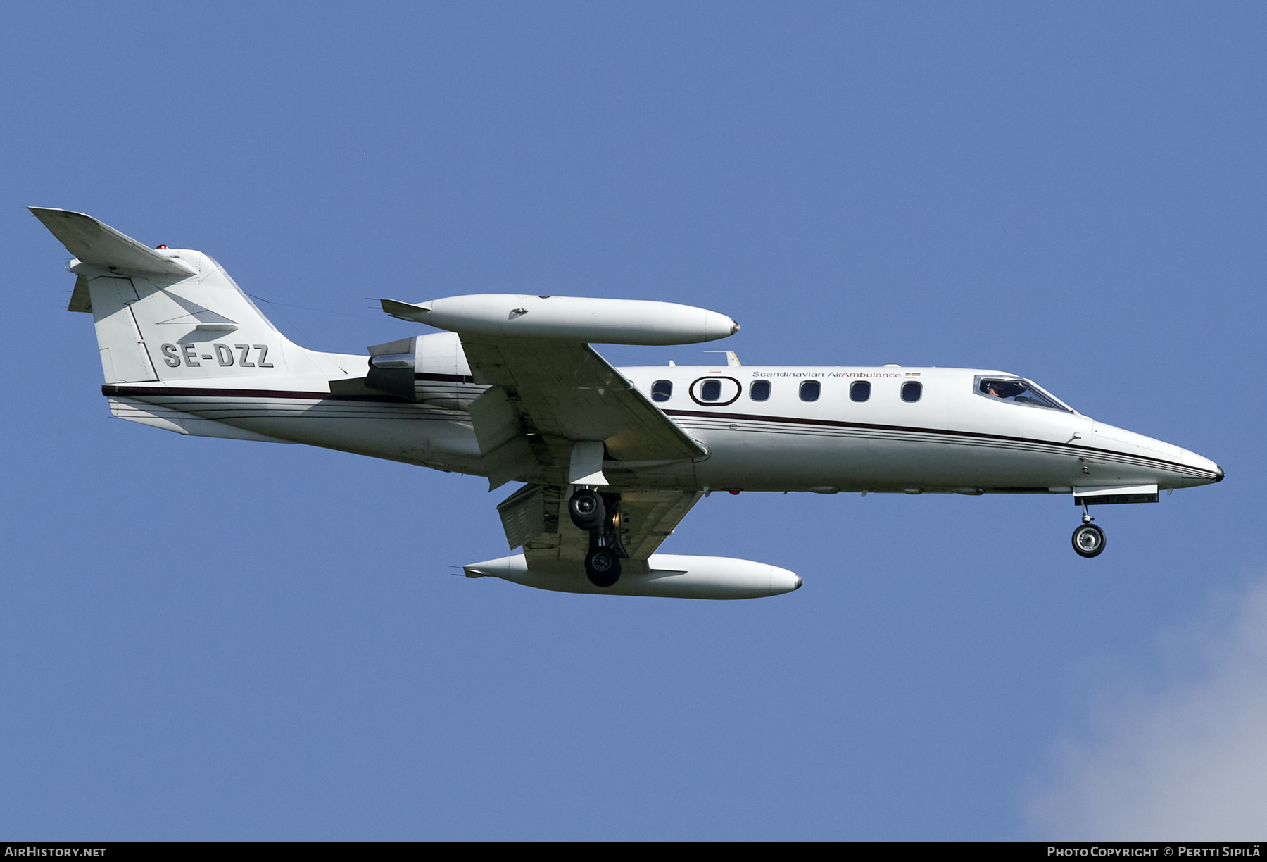 Aircraft Photo of SE-DZZ | Gates Learjet 35A | Scandinavian Air Ambulance - SAA | AirHistory.net #201542