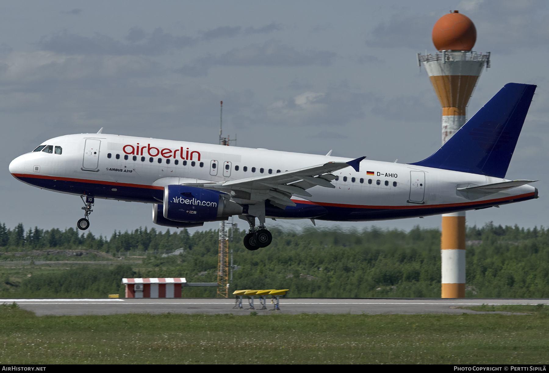 Aircraft Photo of D-AHIO | Airbus A319-112 | Air Berlin | AirHistory.net #201559