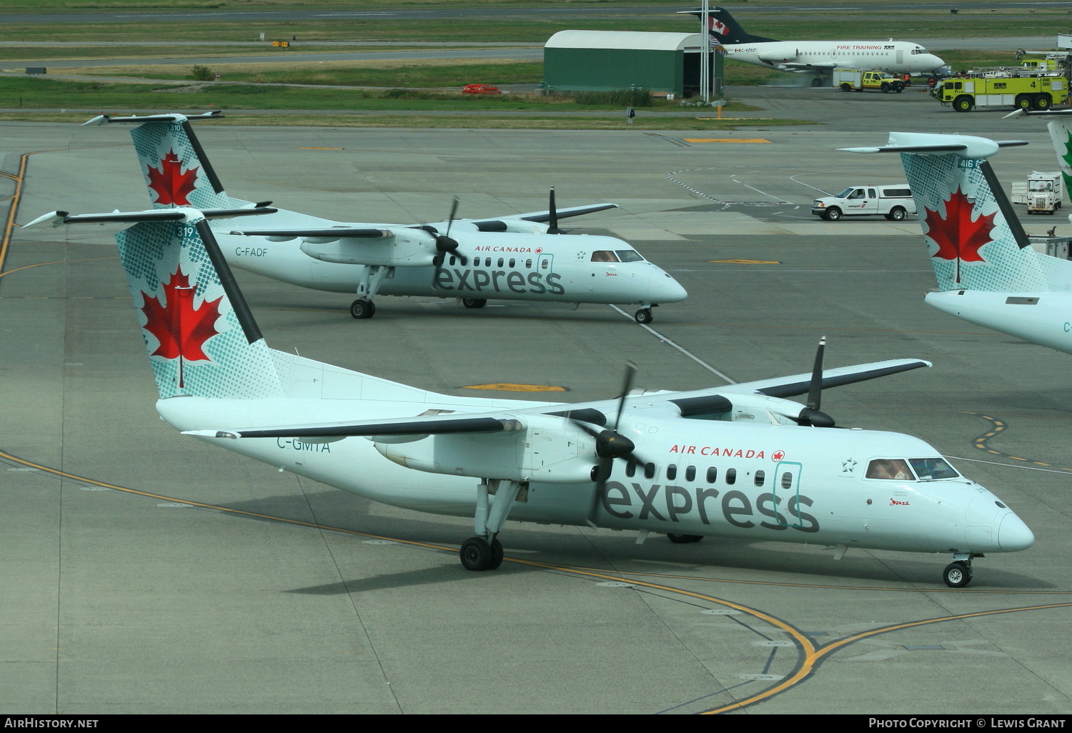 Aircraft Photo of C-GMTA | De Havilland Canada DHC-8-301 Dash 8 | Air Canada Express | AirHistory.net #201636