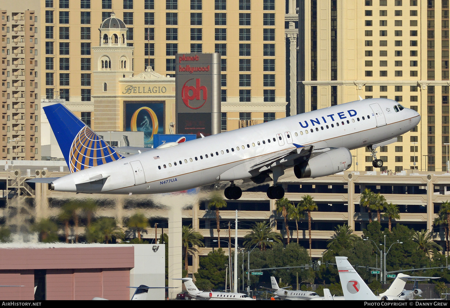 Aircraft Photo of N477UA | Airbus A320-232 | United Airlines | AirHistory.net #201660