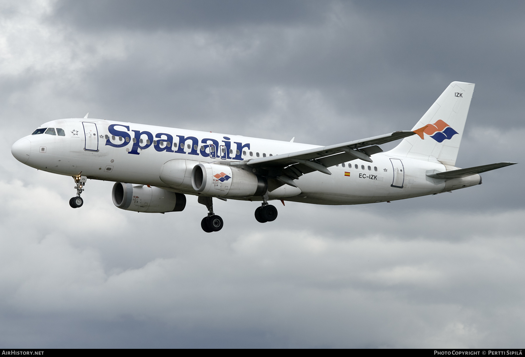 Aircraft Photo of EC-IZK | Airbus A320-232 | Spanair | AirHistory.net #201808