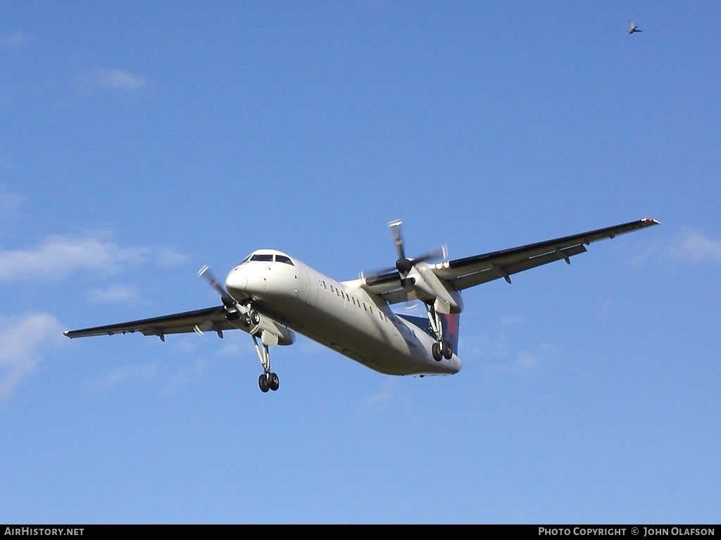 Aircraft Photo of C-GTAQ | De Havilland Canada DHC-8-301 Dash 8 | Canadian Regional Airlines | AirHistory.net #202149
