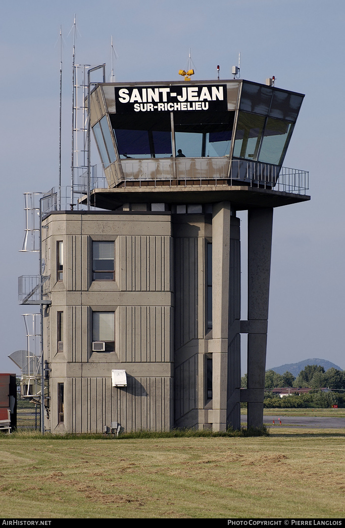 Airport photo of Saint-Jean (CYJN / YJN) in Quebec, Canada | AirHistory.net #202185