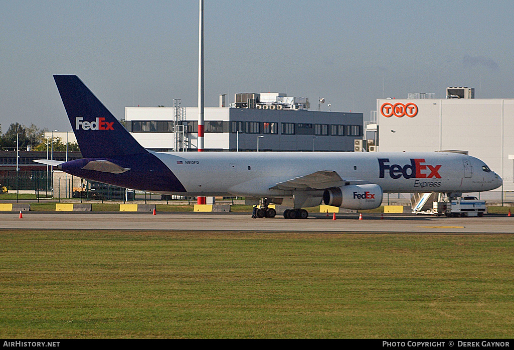 Aircraft Photo of N910FD | Boeing 757-236/SF | FedEx Express - Federal Express | AirHistory.net #202557