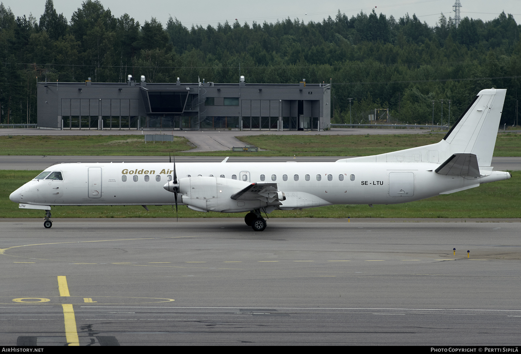 Aircraft Photo of SE-LTU | Saab 2000 | Golden Air | AirHistory.net #202575